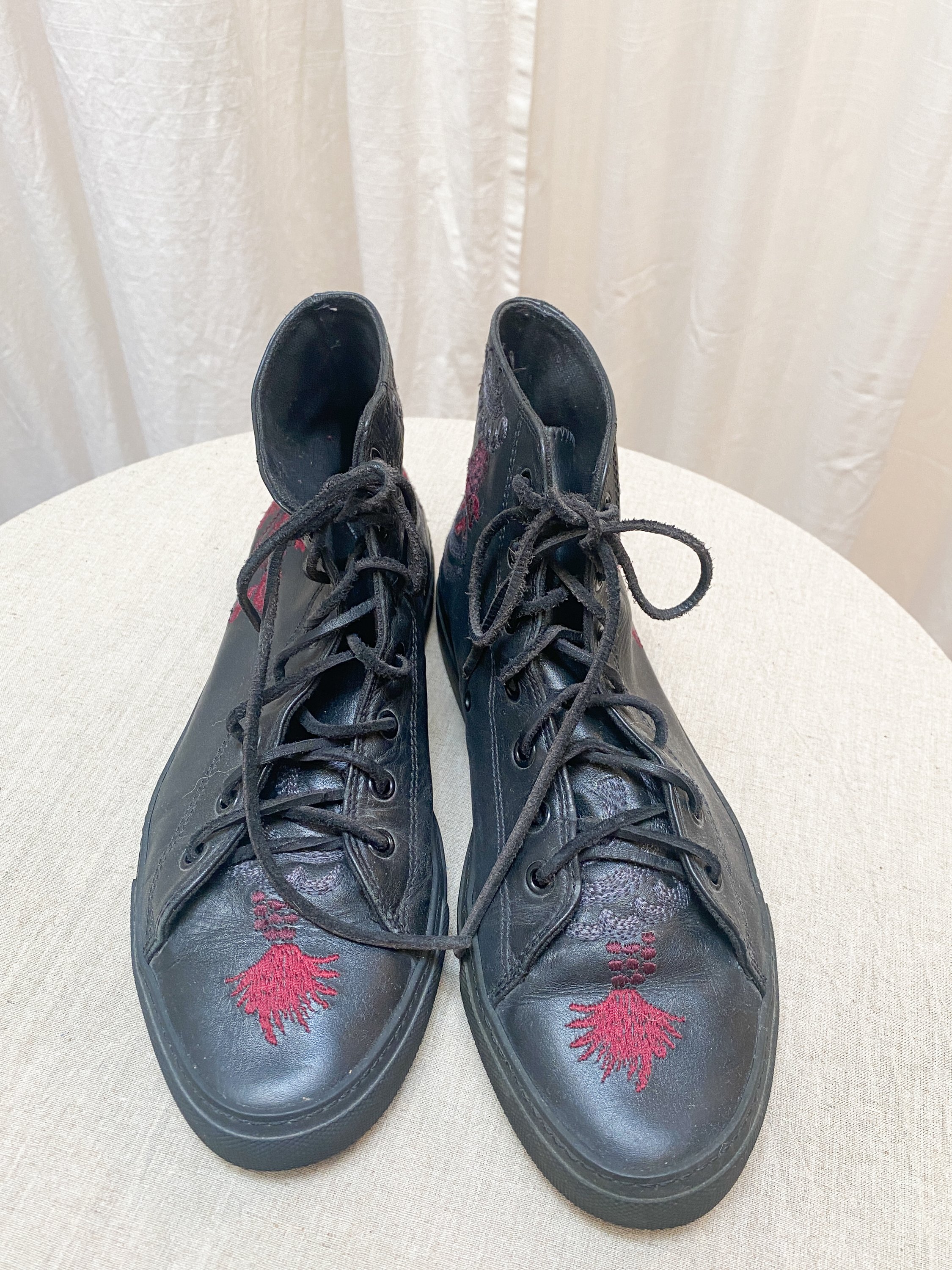 2001 Tom Ford Gucci Embroidered Leather High Top Sneakers 2001 Tom Ford Gucci Embroidered Leather High Top Sneakers